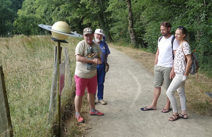 5 Claude explique Saturne